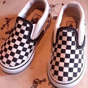 VANS Checkered Flag, "Off The Walls " 6.0 Slip On Sneakers